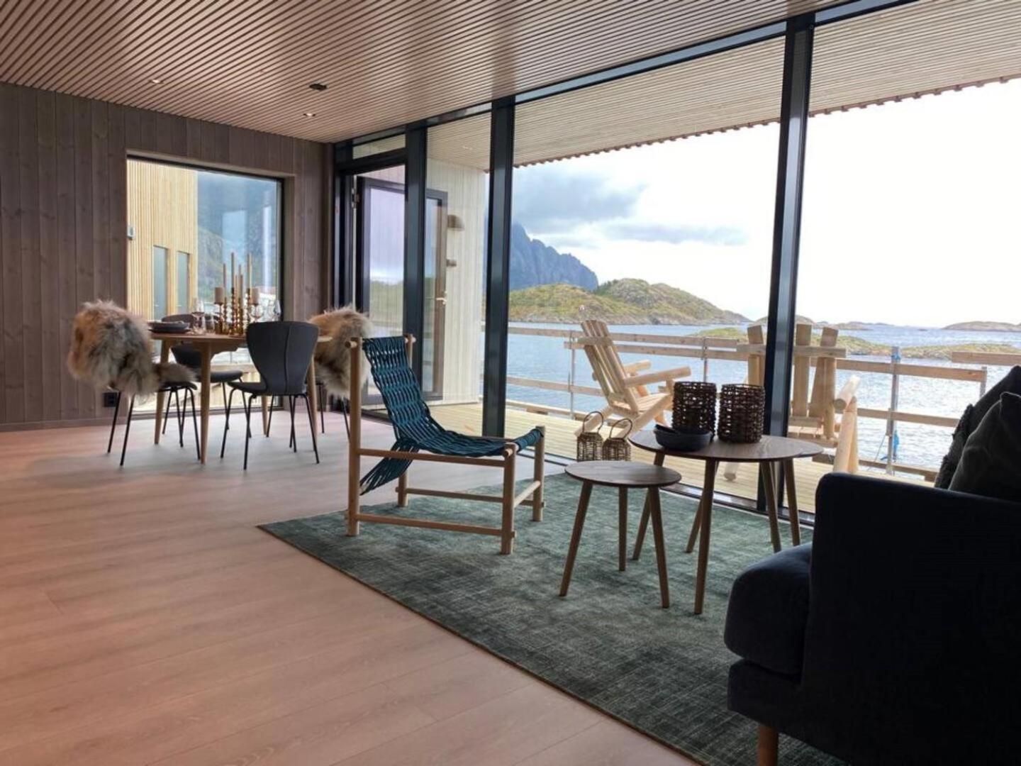 Waterfront Apartment With Panoramic Sea View Henningsvaer Luaran gambar