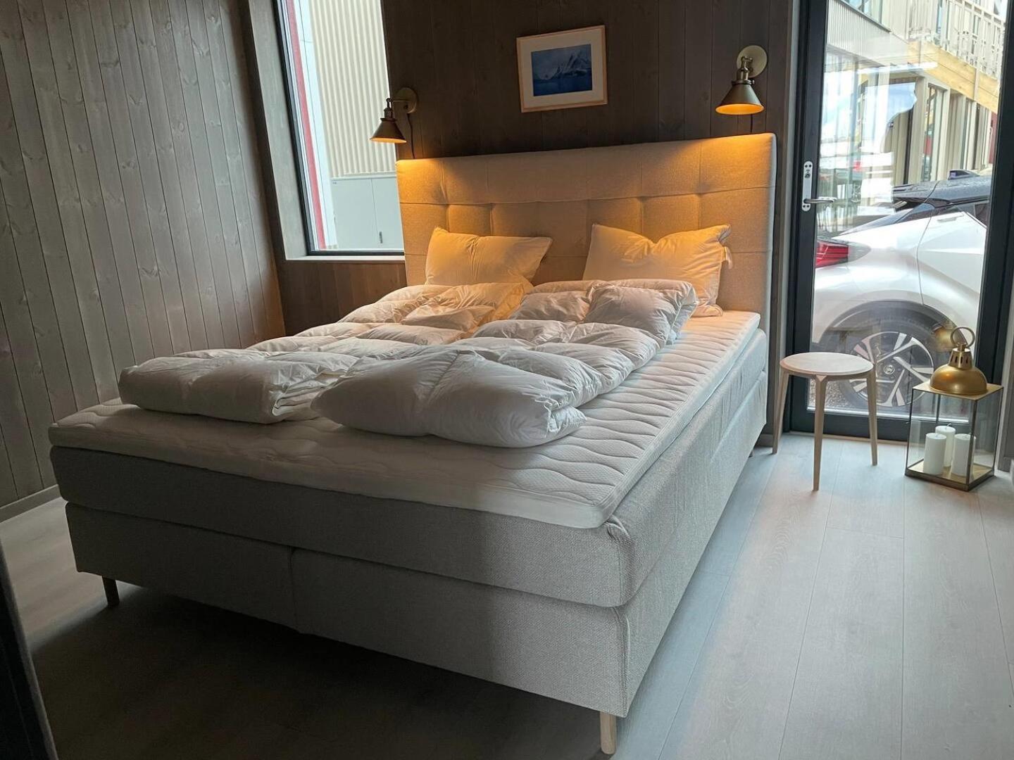 Waterfront Apartment With Panoramic Sea View Henningsvaer Luaran gambar
