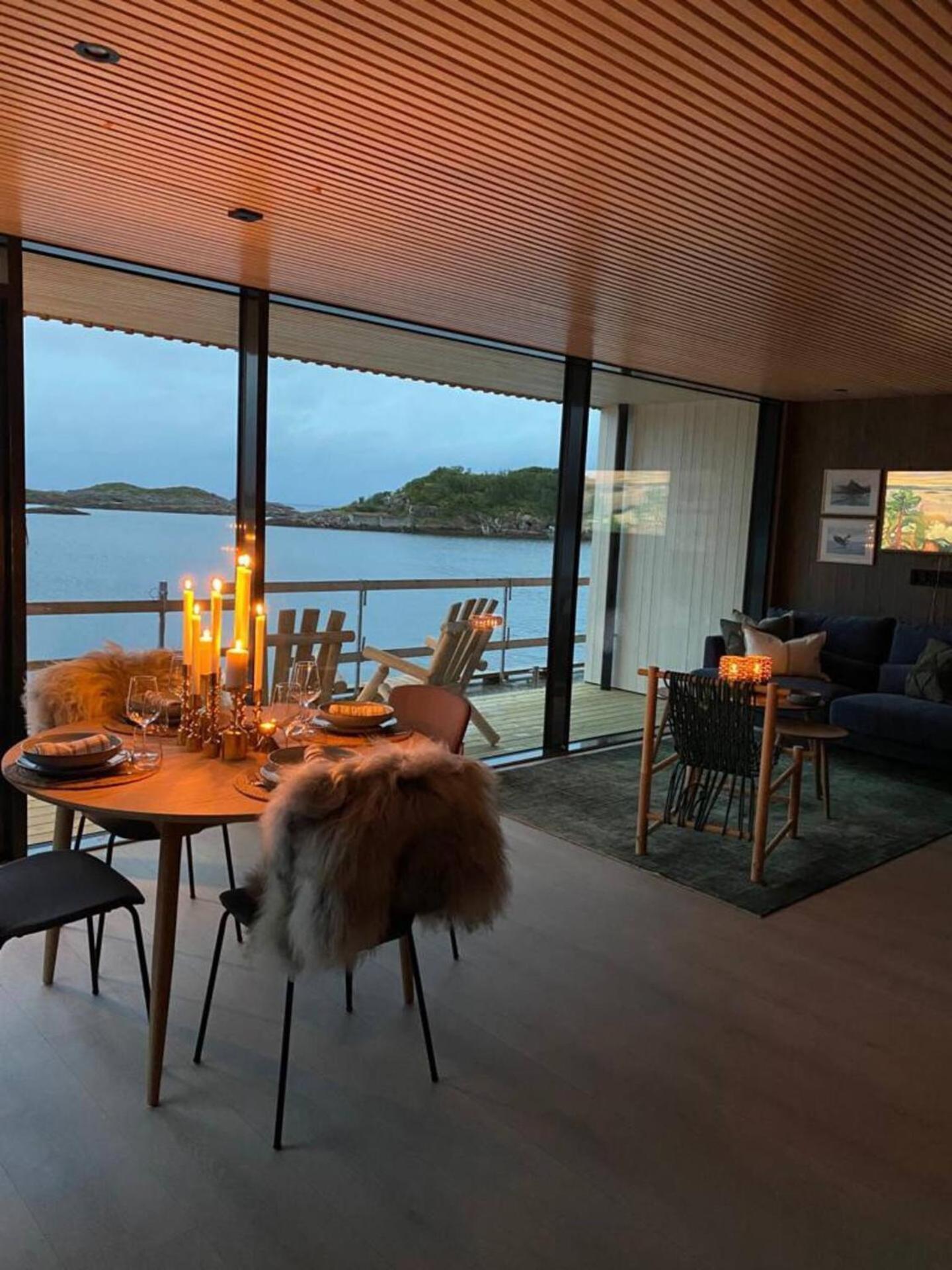Waterfront Apartment With Panoramic Sea View Henningsvaer Luaran gambar