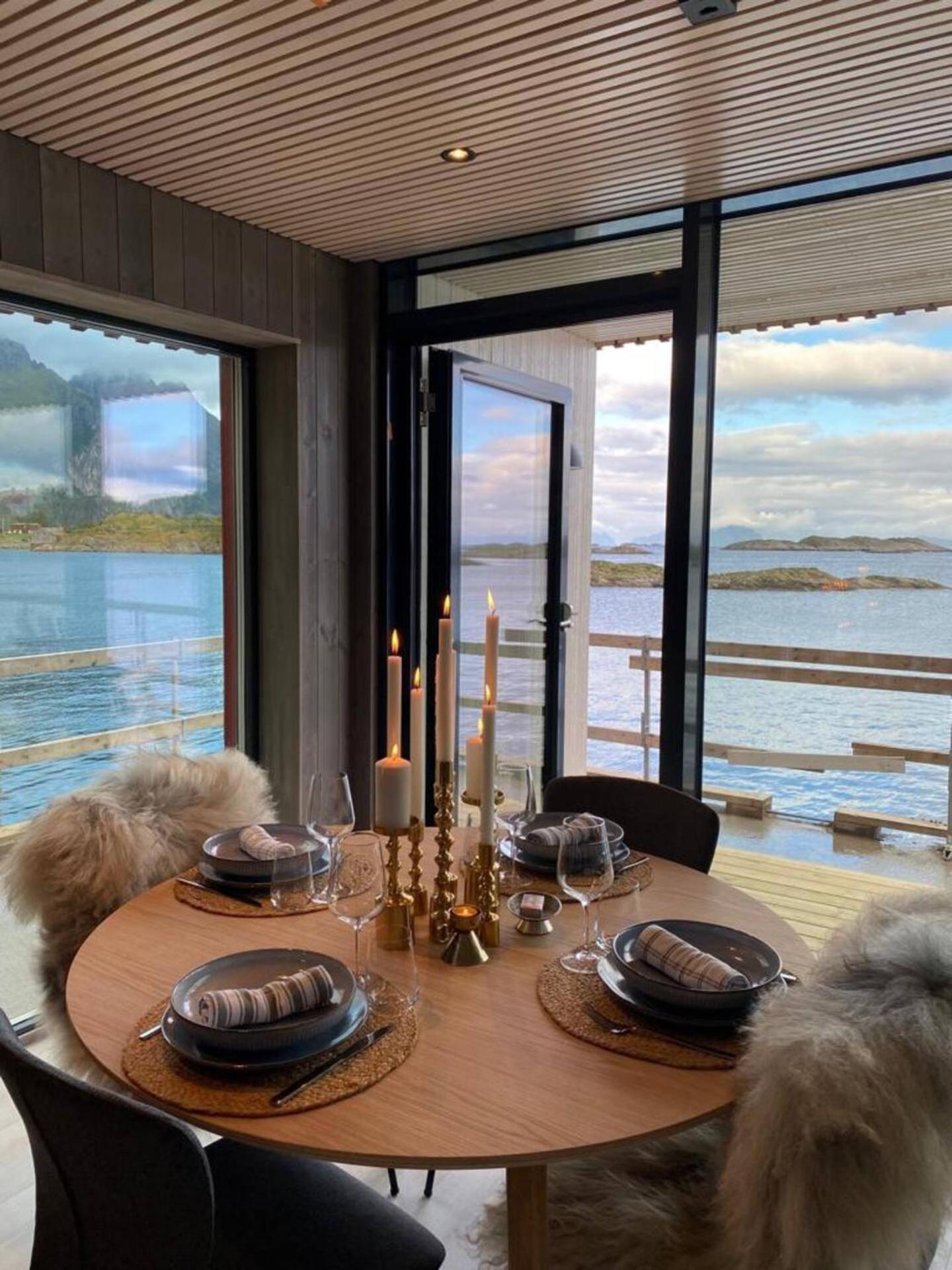 Waterfront Apartment With Panoramic Sea View Henningsvaer Luaran gambar